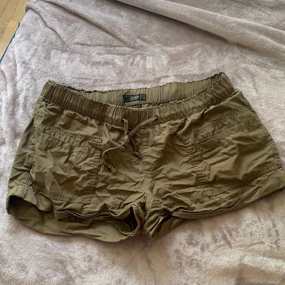 Jessica Simpson elastic shorts